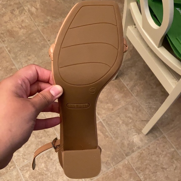 Nine West heels - Picture 6 of 8